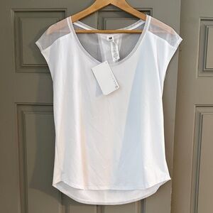 Fabletics White Mesh Sleeve Short Sleeve Top